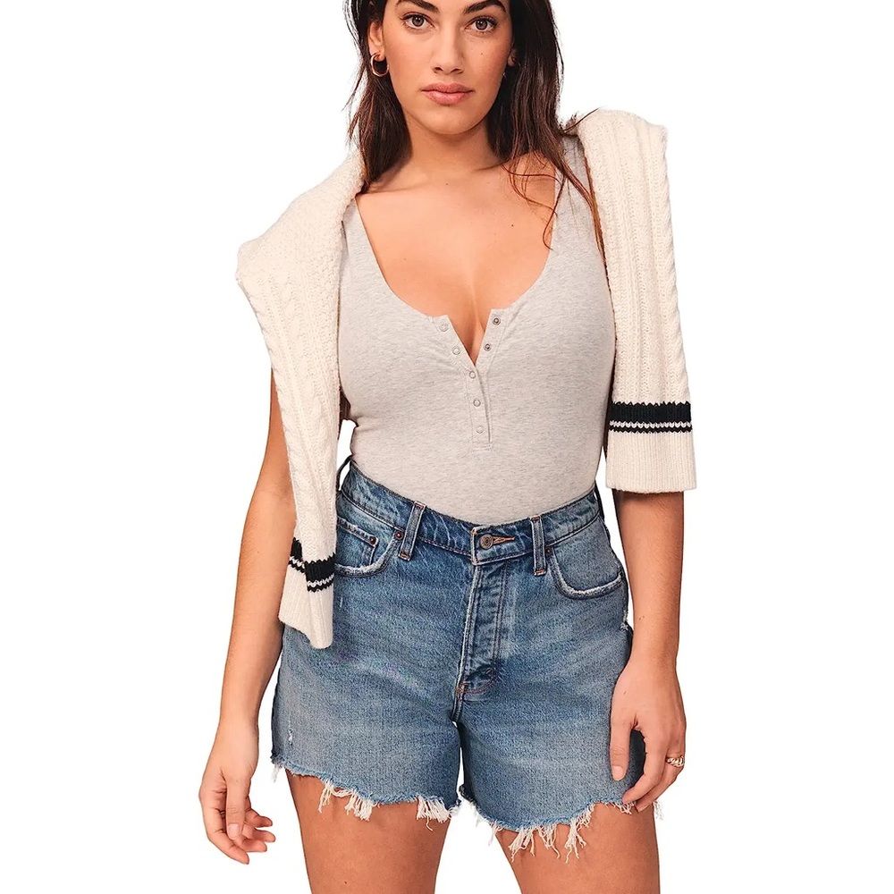 Abercrombie & Fitch Curve Love High-Rise Dad Shorts
